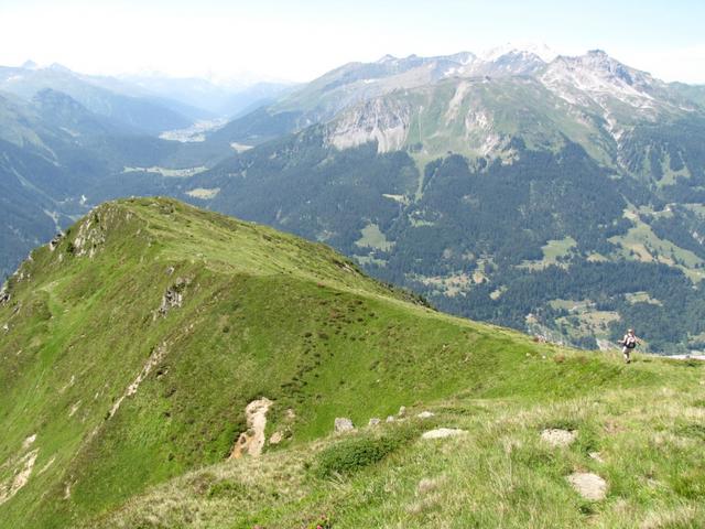 schöne Gratwanderung. Ganz rechts sieht man s'Mäusi am wandern