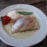 Apfelstrudel mit Vanillesauce