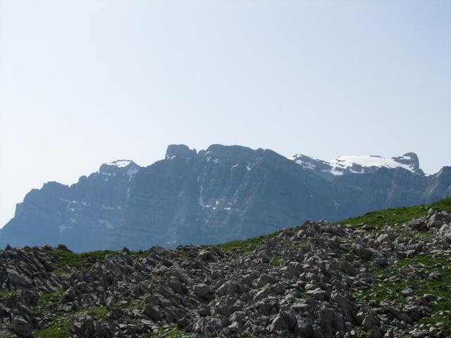 der Glärnisch taucht vor uns auf