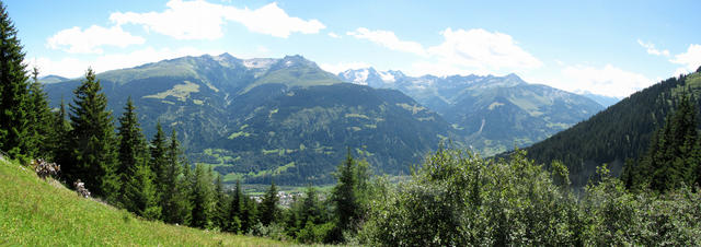 Breitbildfoto der Surselva mit Val Sumvitg. Dort waren wir auch schon