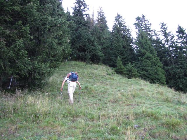 auf steilen Pfaden auf dem Weg nach Hüttmatt