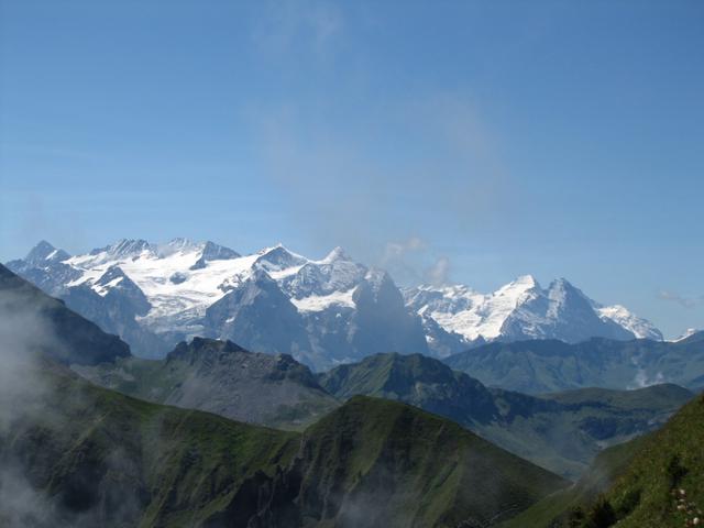 Wellhorn, Schreckhorn, Wetterhorn, Eiger, Mönch usw,