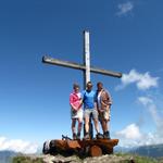 Erinnerungsfoto aufgenommen beim Gipfelkreuz. Mäusi, Rolf und Franco