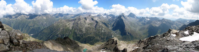 Breitbildfoto vom Pischahorn Richtung Silvretta Gebiet. So schön