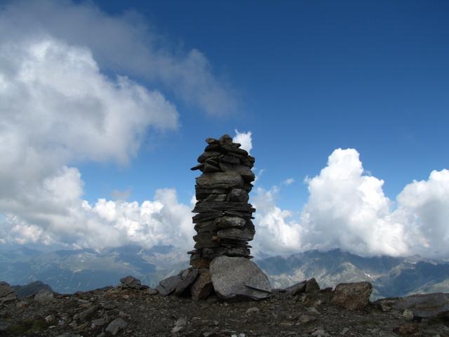 schöner Steinmann auf dem Pischahorn