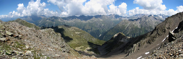 Tiefblick ins Vereina- und Sardasca Tal. Unser nächstes Ziel