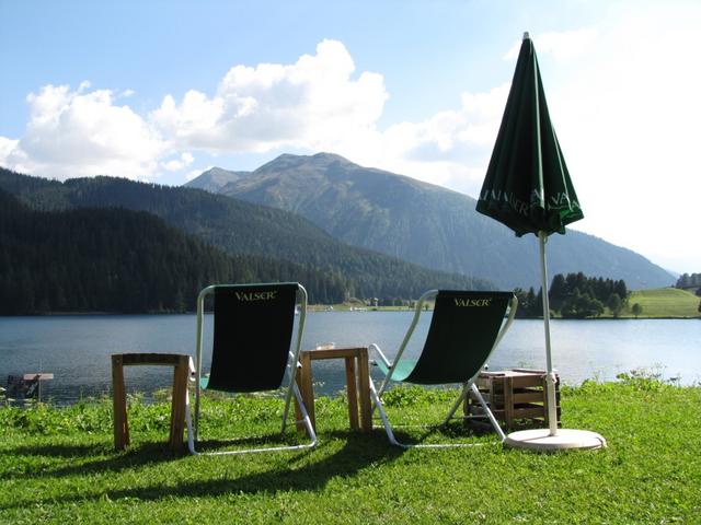 wir geniessen am Davosersee die Sonne und die Aussicht...