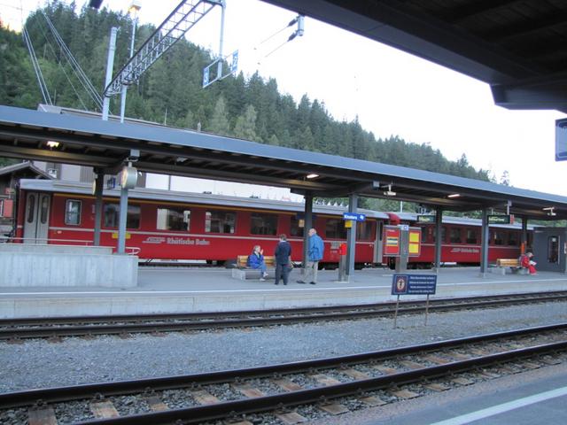 mit der Rhätischen Bahn geht es nach Davos Dorf