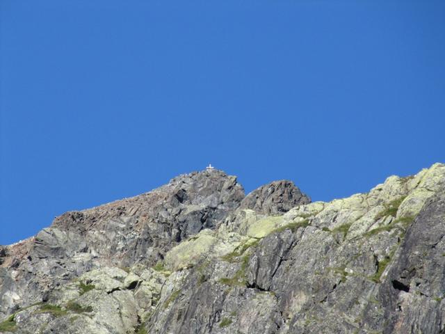 der Gipfel mit Gipfelkreuz vom Flüela Schwarzhorn näher herangezoomt