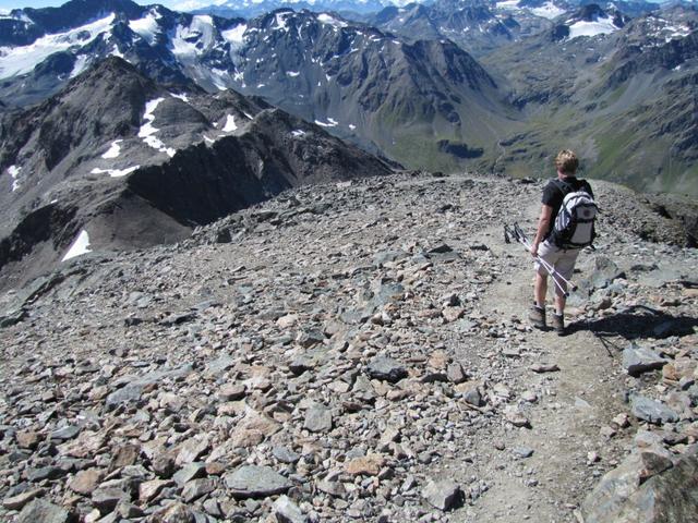 der Weg führt uns nun auf den gleichen Weg wieder runter