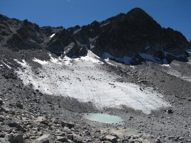 Blick zum Piz Radönt mit den Resten vom Radönt Gletscher