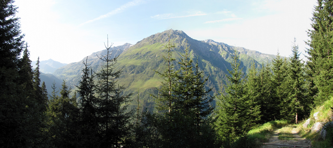 Breitbildfoto mit Blick Richtung Lauizughorn