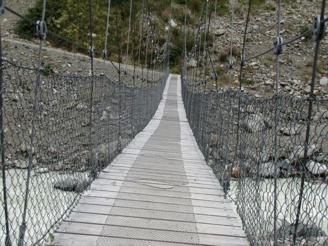 eine schöne Hängebrücke, fast wie die Triftbrücke