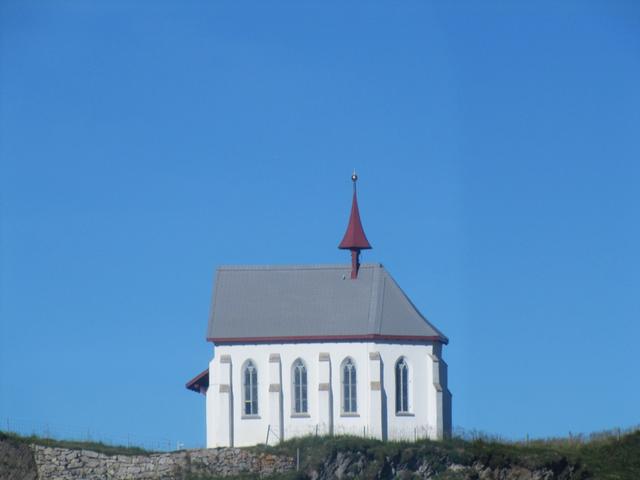 die kleine aber sehr schöne Kapelle auf dem Klimsen 1866 m.ü.M. von der Luftseilbahn aus gesehen