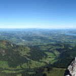 Breitbildfoto auf dem Weg zum Tomlishorn mit Blick auf den Sempacher-, Baldegger-, und Hallwilersee