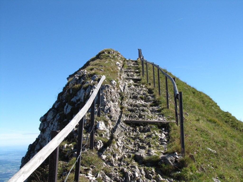 die letzten Stufen um auf den Tomlishorn zu gelangen