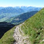 nach dem Tomlishorn, wird der Weg ein Bergpfad und die Touristen sind nicht mehr vorhanden