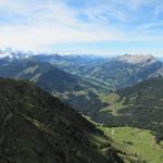 links die Berner Alpen, rechts die Schratteflue