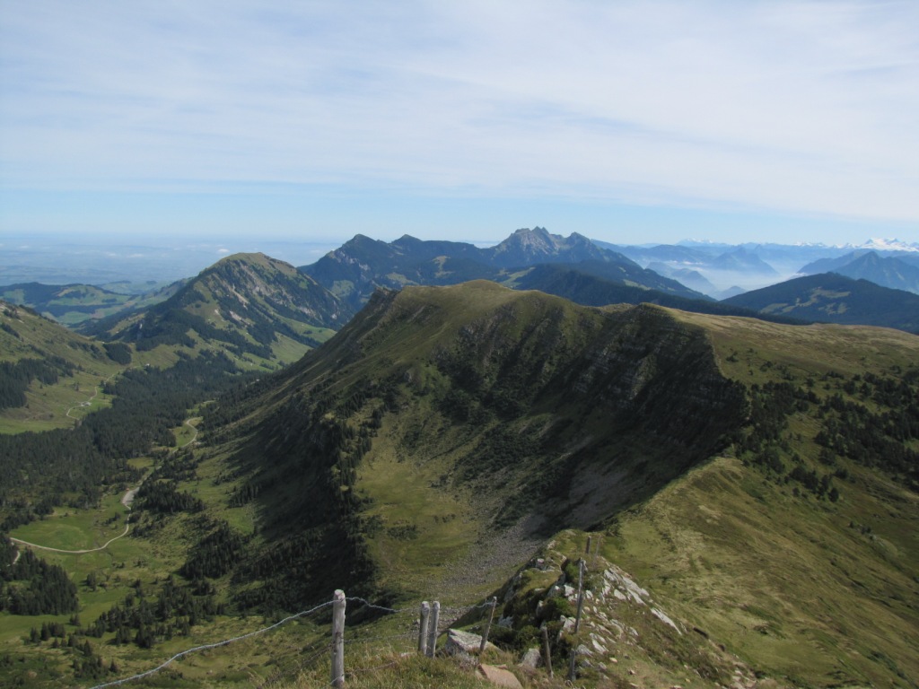 Blick Richtung Mittaggüpfi, dort waren wir ausch schon und Pilatus