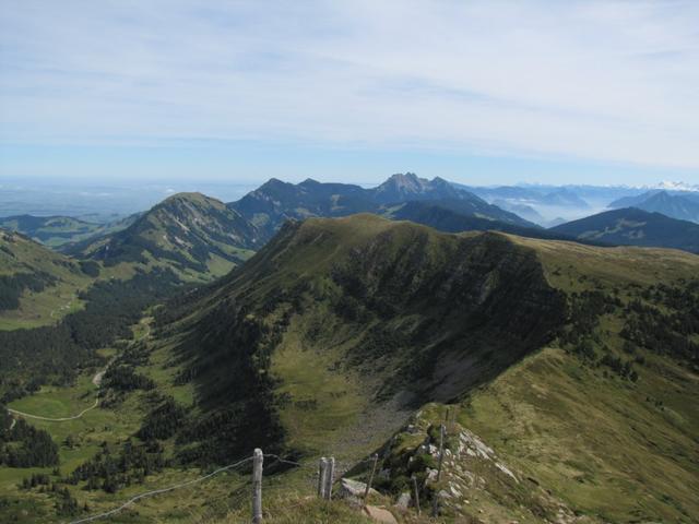 Blick Richtung Mittaggüpfi, dort waren wir ausch schon und Pilatus