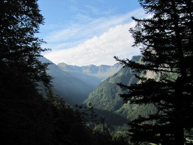 Blick ins Sihltal und Druesberg. Dort waren wir auch schon