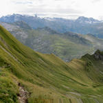 sehr schönes Breitbildfoto vom Sattel Punkt 2038 m.ü.M. aus gesehen mit Blick zum Wägitalersee und Turner