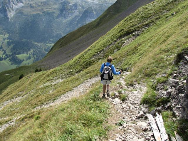 weiter alles steil abwärts Richtung Fluebrigalp