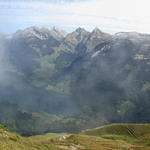 Breitbildfoto mit Blick Richtung Wägitalersee