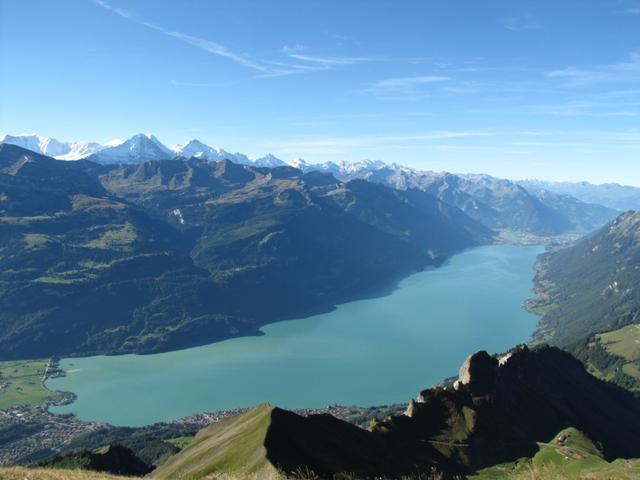 der sehr schöne Brienzersee, wird uns fast den ganzen Tag begleiten