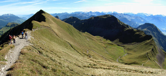 Breitbildfoto vom Arnihaaggen Richtung Höch Gumme und Wilerhorn