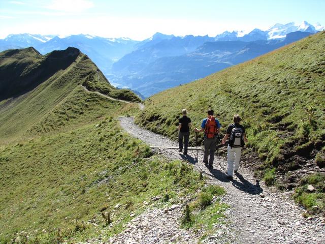 wir haben Arnihaaggen verlassen und wandern nun Richtung Schönbüel