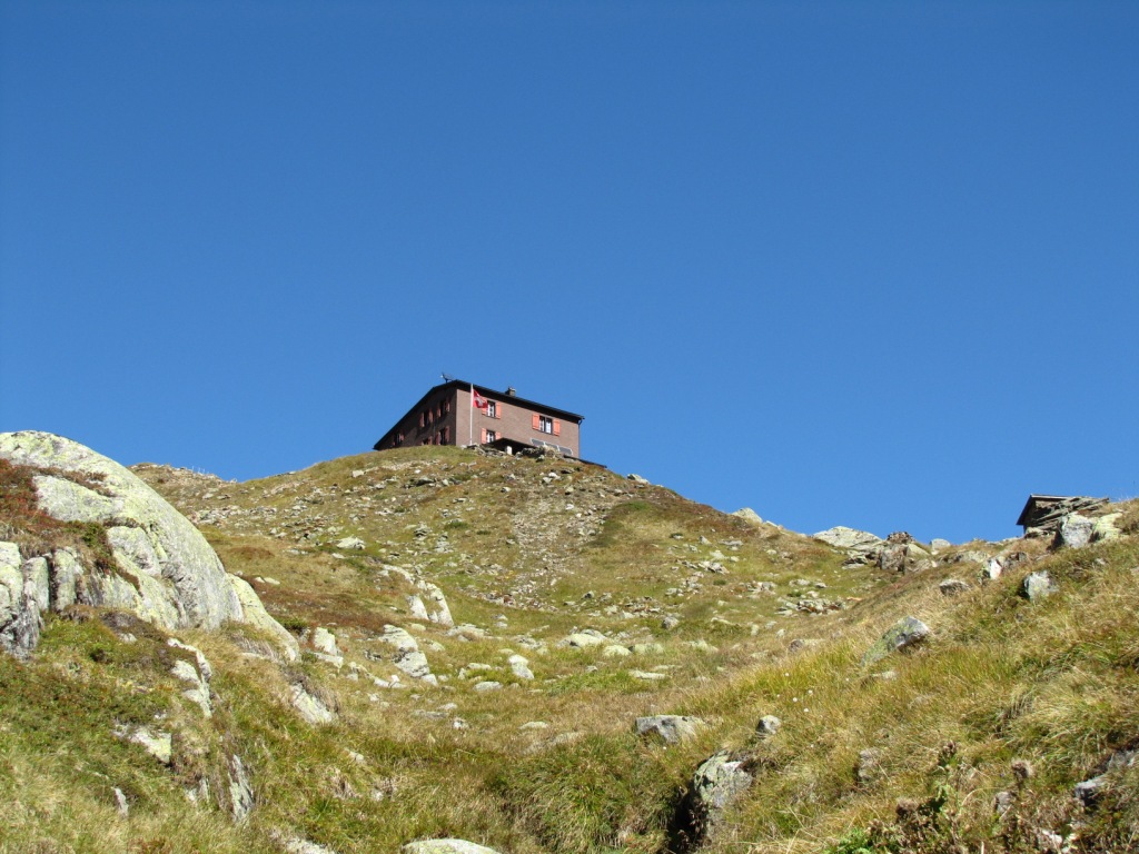 Die Silvrettahütte herangezoomt