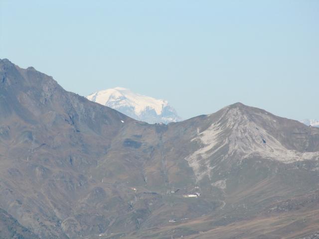 wahnsinnig. Hinter dem Strelapass, schaut der Tödi hervor!