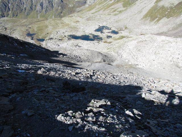 es geht abwärts nach Unghürboden mit seinen kleinen Seen