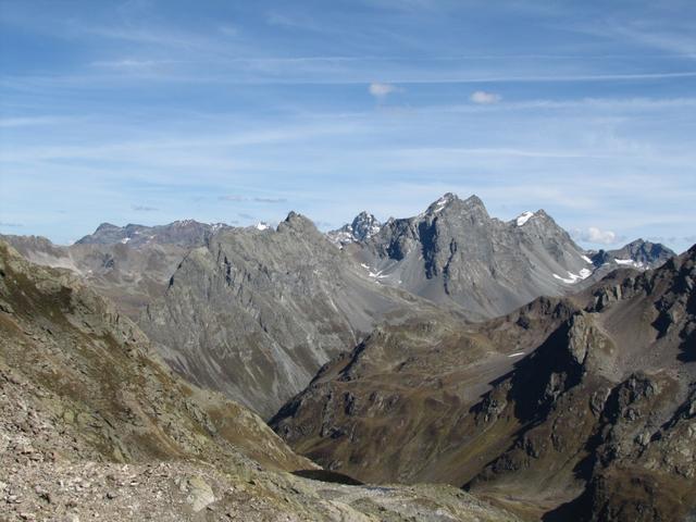 Blick von der Jöriflüelafurgga zu den Plattenhörner und Piz Linard