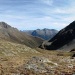 Breitbildfoto beim Jöriflesspass mit Blick ins Val Fless