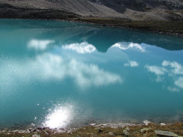 der Flüela Wisshorn spiegelt sich im Jörisee