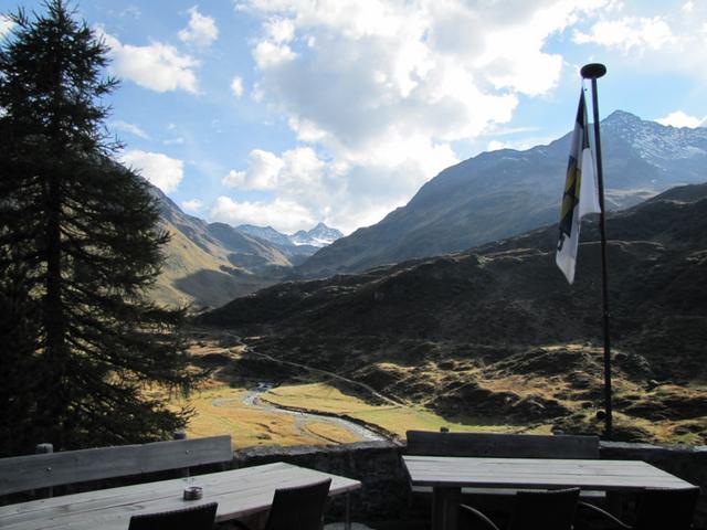 Blick vom Berghaus Vereina ins Jörital und Flüela Wisshorn