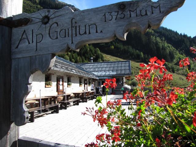 die schöne Berghütte auf Alp Garfiun 1373 m.ü.M.