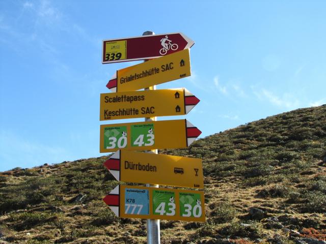 bei der Abweigung zur Grialetschhütte 2259 m.ü.M. ist in der 25'000 Karte nicht eingezeichnet