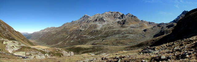 Blick Richtung Flüela Schwarzhorn. Dort oben waren wir auch schon