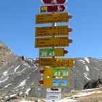 Wegweiser beim Scalettapass 2606 m.ü.M.