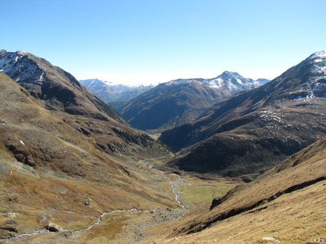Blick zur Alp Funtauna und Val Susauna