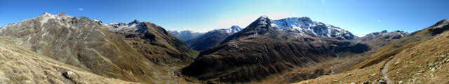wunderschönes Breitbildfoto vom Val Funtauna auf dem Weg zur Chamanna digl Kesch