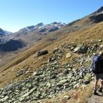 während dem Wandern Richtung Chamanna digl Kesch begeleitet einem diese Aussicht