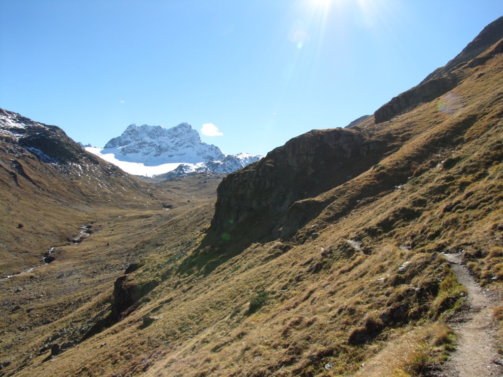 bei Punkt 2458 m.ü.M. mit Blick zur Platta Naira