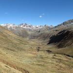 Blick zurück Richtung Piz Grialetsch, Piz Vadret und das ganze Val Funtauna