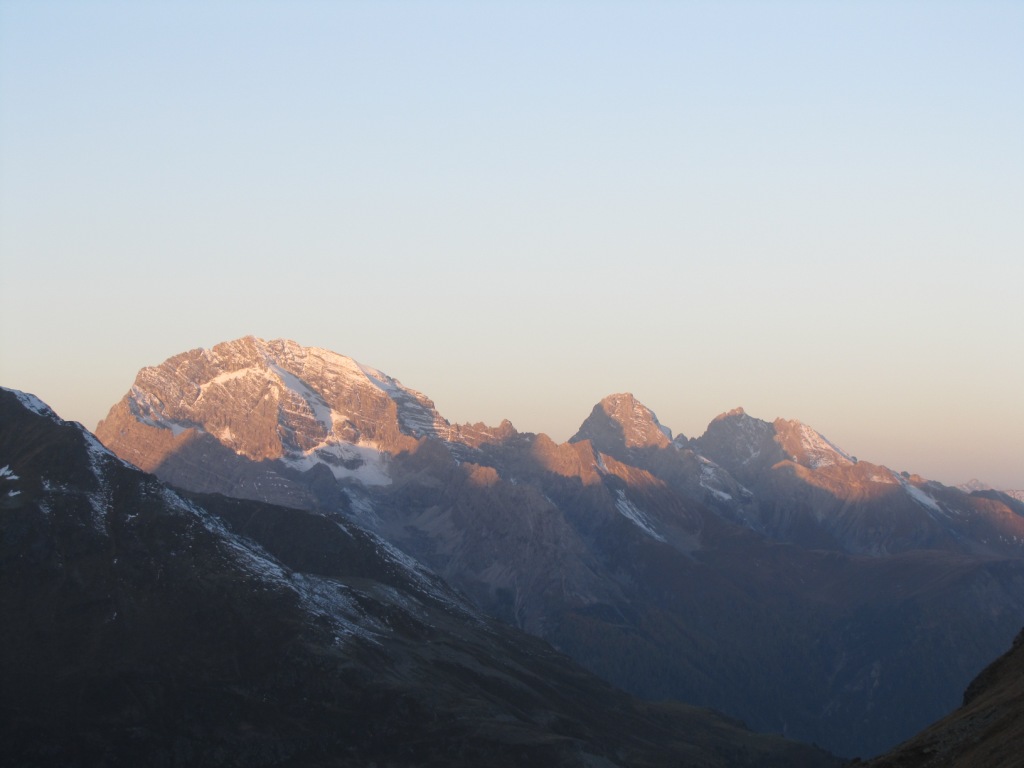 Morgenröte beim Piz Ela und Tinzenhorn