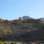 Blick zurück zur Kesch Hütte / Chamanna digl Kesch