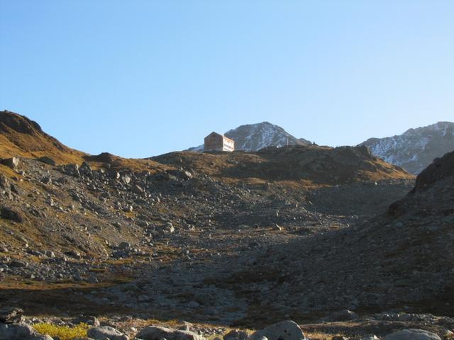 Blick zurück zur Kesch Hütte / Chamanna digl Kesch